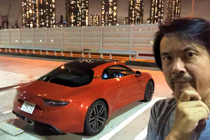 マイナーチェンジした「アルピーヌA110」で、夜の首都高に出撃。今回は最もスポーティーなシャシーと最高出力300PSの1.8リッター直4ターボを組み合わせる「S」に試乗した。