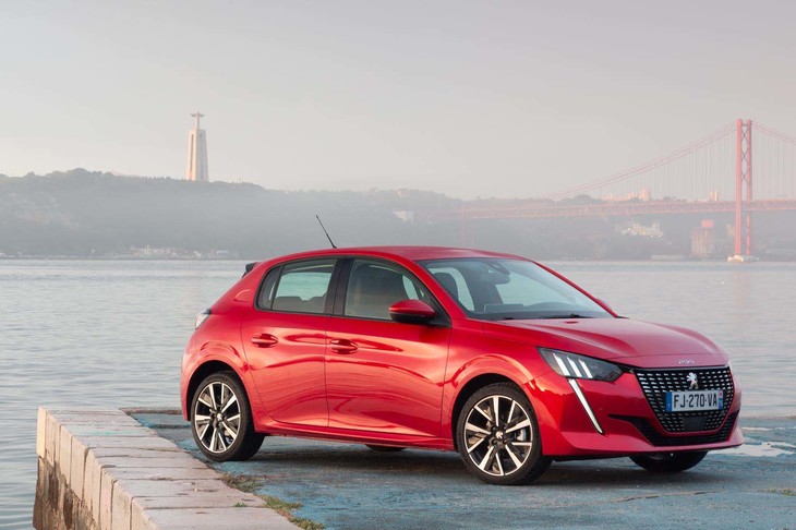 プジョー208（写真は欧州仕様車）