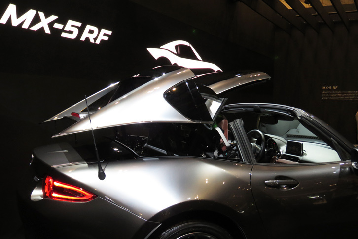 MX-5 RF（日本名：ロードスターRF）
