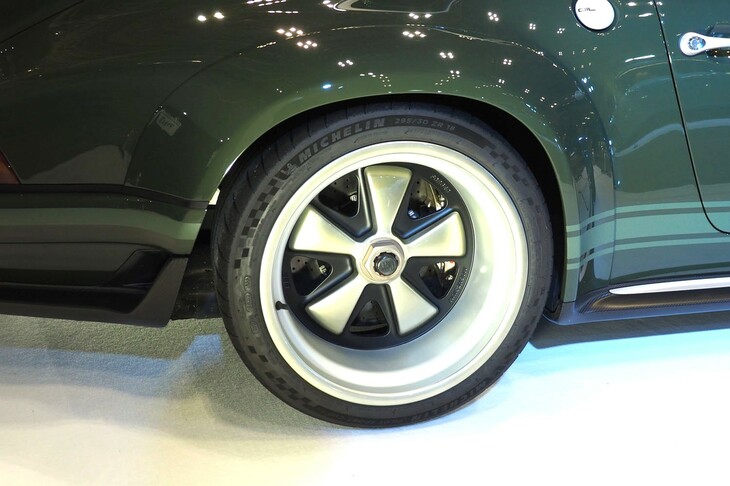 ポルシェ911リイマジンドbyシンガーDLS