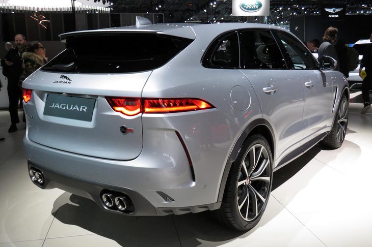 ジャガーFペースSVR