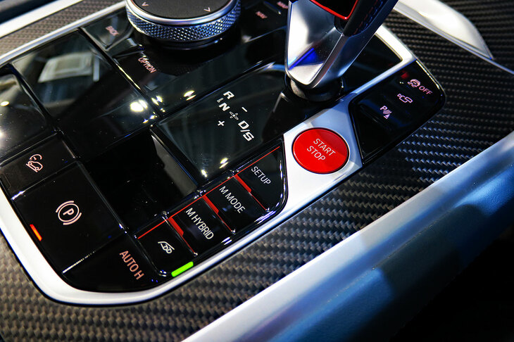 BMW XM（センターコンソール）