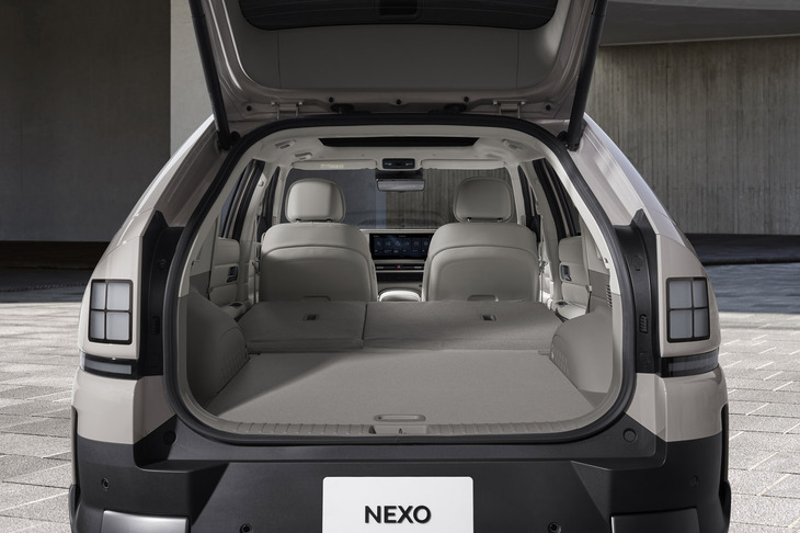 荷室容量は通常時が510リッター、後席格納時が1630リッターとなる。