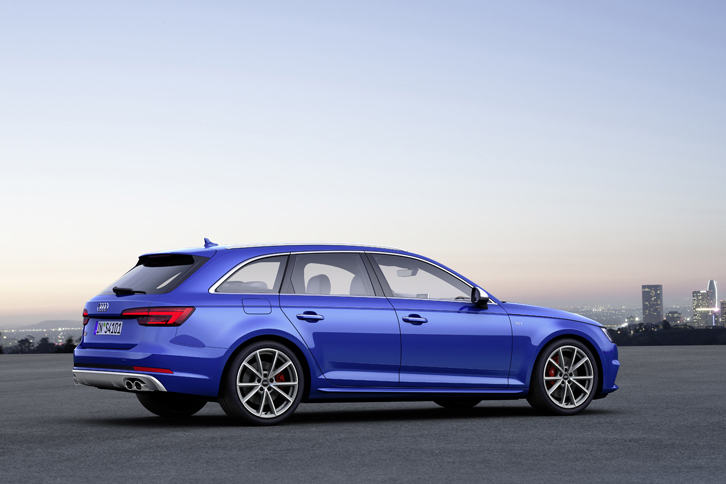 アウディS4アバント（エクステリア）