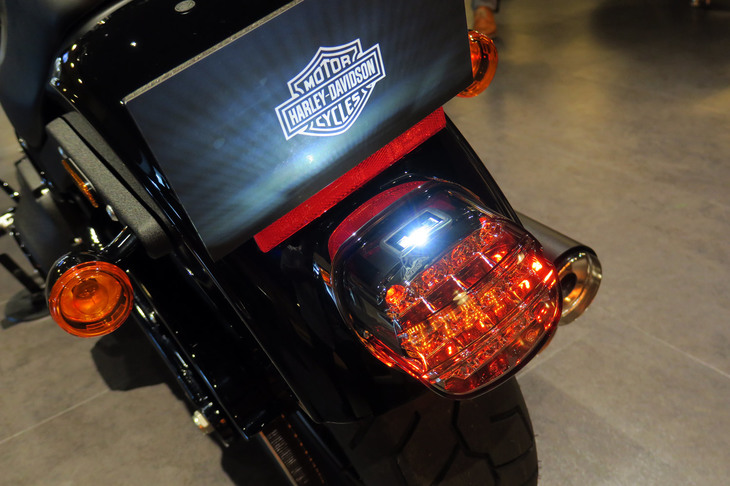 ハーレーダビッドソン・ローライダーS（テールランプ）