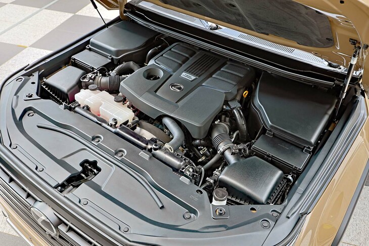 パワーユニットには3.5リッターV6ターボエンジン（写真）と、2.4リッター直4ターボエンジン＋ハイブリッドの2種類が用意される。