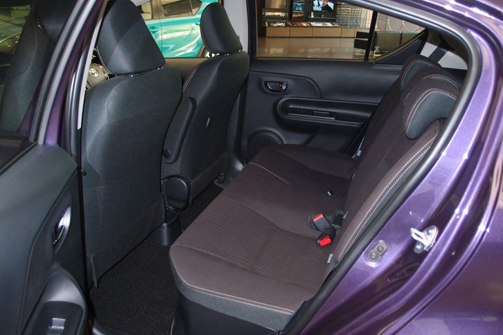 アクアG（リアシート）