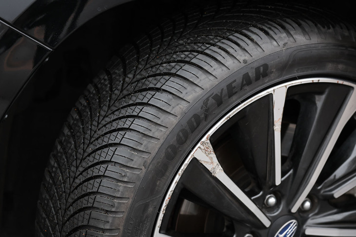 グッドイヤーは1977年に北米で初めてオールシーズンタイヤを発売したいわばパイオニア。「ベクター4シーズンズGEN-3」には、長年にわたってオールシーズンタイヤを進化させ続けてきた同社の知見が注ぎ込まれている。