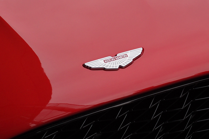 ヴァンキッシュ ザガート（フロントのエンブレム）