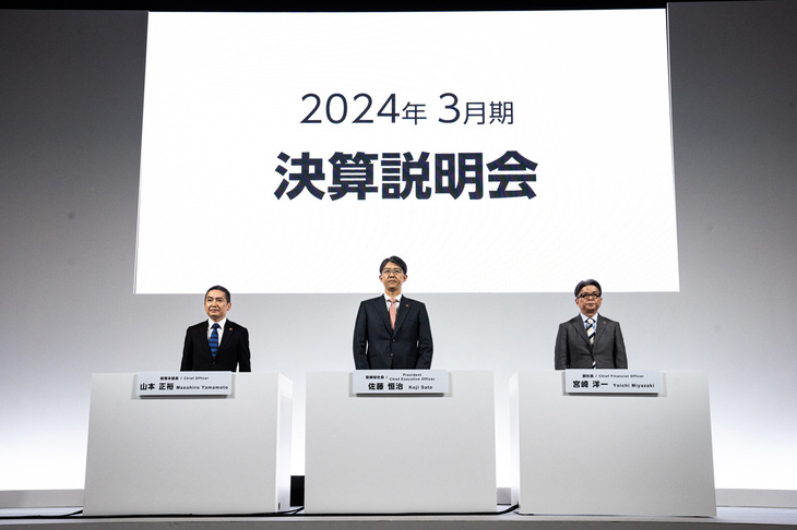 トヨタ自動車は2024年5月8日に2023年度の決算を発表した。グループ全体の売り上げにあたる営業収益は45兆0953億円となり、前年度から21.4％増えた。営業利益は96.4％増の5兆3529億円。日本の上場企業で営業利益が5兆円を超えたのは同社が初めてである。