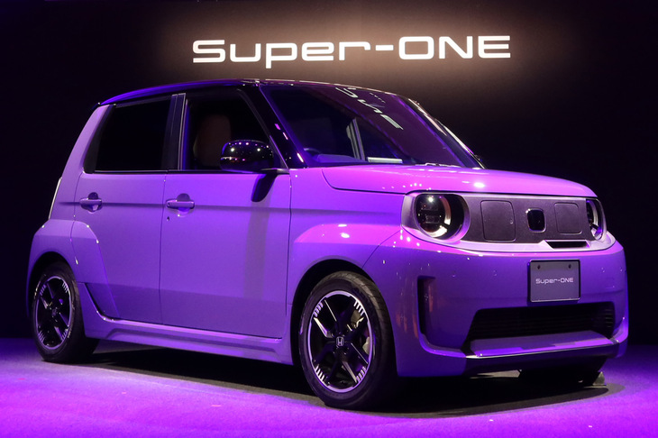 2026年5月21日に発表、その翌日に販売が開始された「ホンダ・スーパーONE」。日本以外にも右ハンドルのマーケットに輸出されるとのこと。昨今は日本のレトロカーがブームになっているし、海外での反応も非常に気になるところだ。
