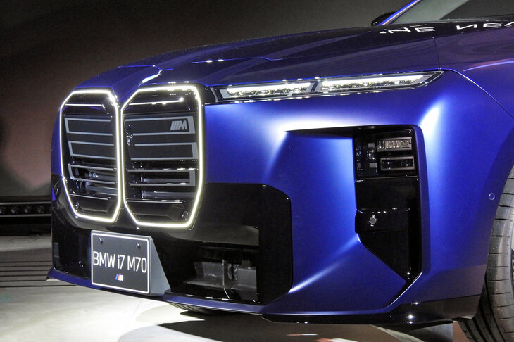 BMW i7 M70 xDrive（フロントマスク）