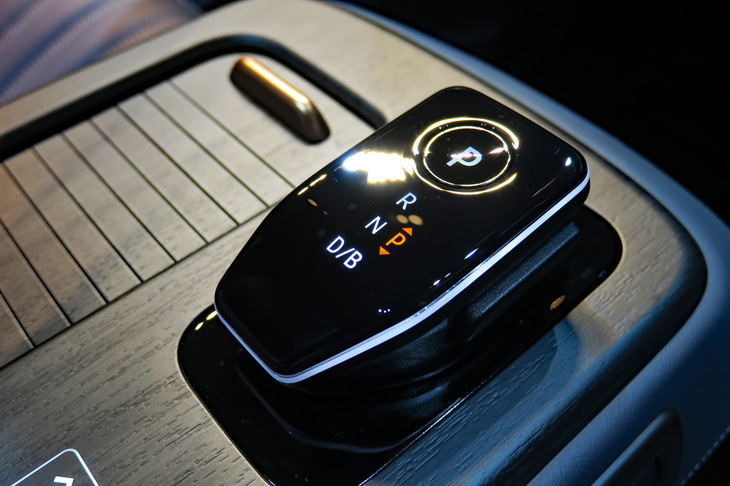 日産アリア リミテッド（シフトセレクター）