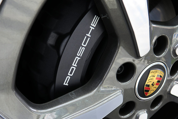 ポルシェ・タイカン4クロスツーリスモ（フロントブレーキキャリパー）