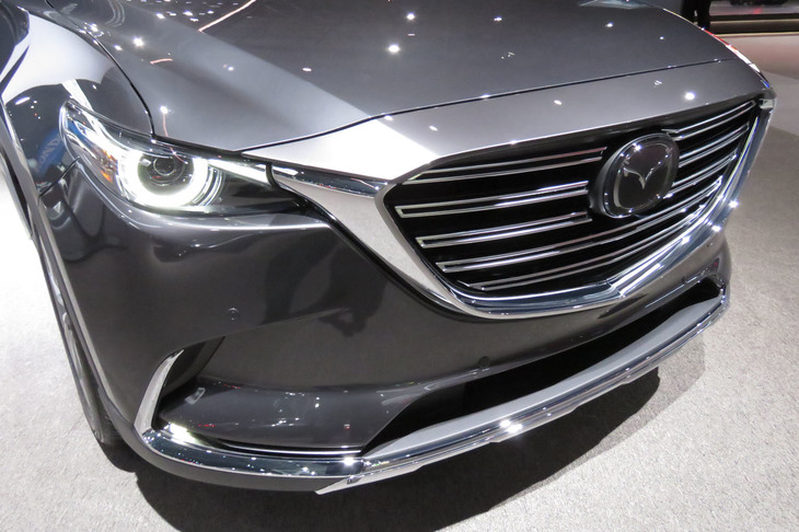 マツダCX-9（フロントまわり）