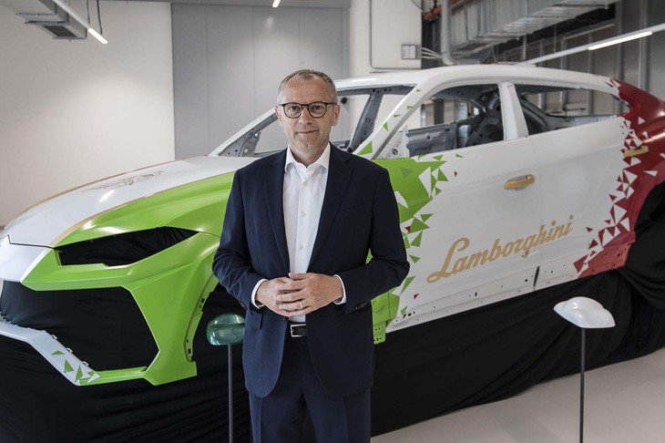 アウトモビリ・ランボルギーニのステファノ・ドメニカリ会長兼CEO。今回のインタビューは、インターネット通信を介して実施した。