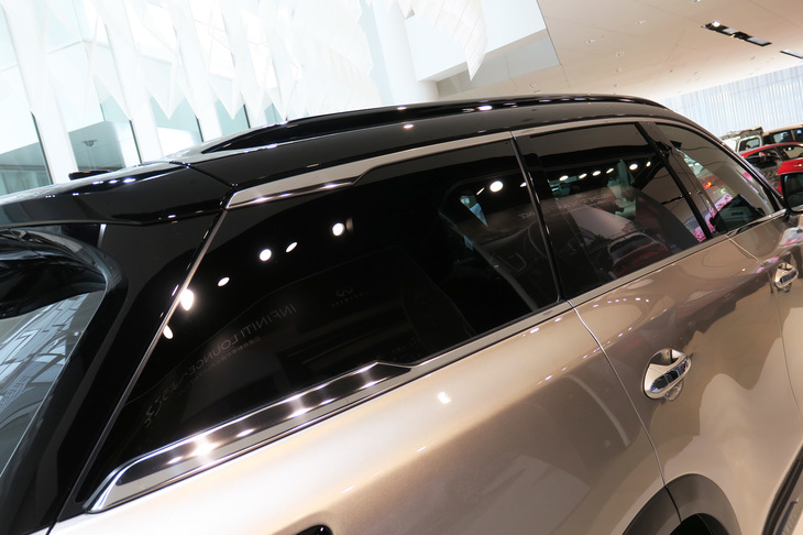 インフィニティQX60（ウィンドウモールディング）