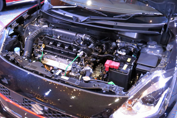 パワーユニットには、新たにマイルドハイブリッドが設定された。1.2リッターエンジンとモーターアシスト機構の組み合わせにより、FF車で27.4km/リッター、4WD車で25.4km/リッターという燃費を実現している（いずれもJC08モード）。