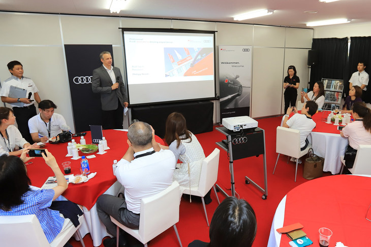 アウディ ジャパン社長のフィリップ・ノアック氏は「アウディのお客さまは女性の比率が高く、ドライビングに対して情熱を持っている方がたくさんいることを知ったので、女性のためのレッスンを開催することにした」と今回の開催に至った経緯を語った。