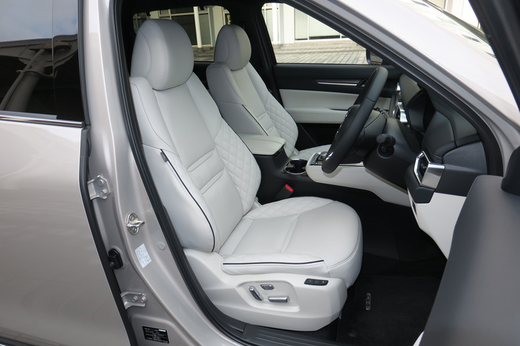 マツダCX-8 XDエクスクルーシブモード（フロントシート）