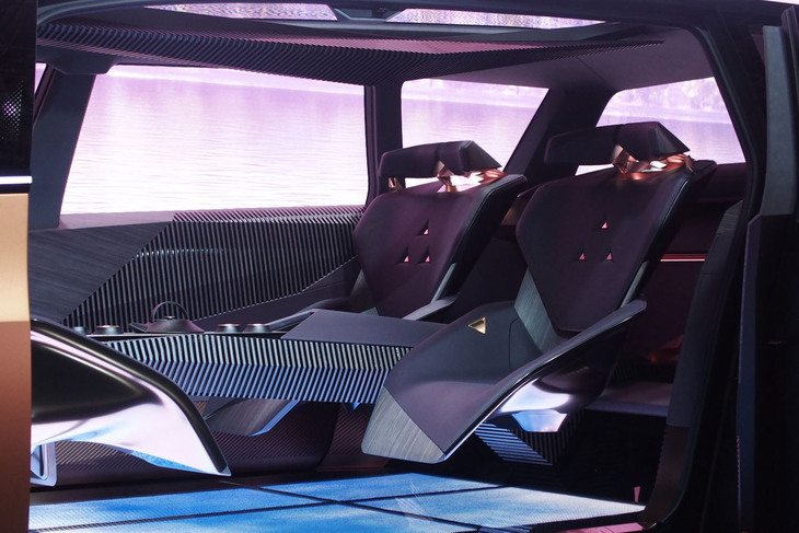 日産ハイパーツアラー