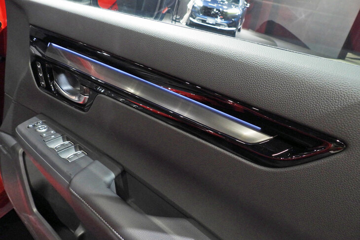 ホンダCR-V e：HEV RSブラックエディション（フロントドアトリム）