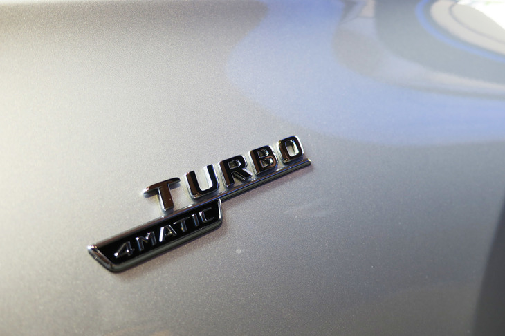 メルセデスAMG A35 4MATIC（エンブレム）