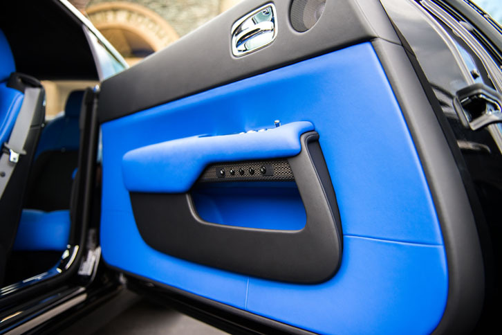 内外装色はビスポークが基本。さまざまな色が用意される。