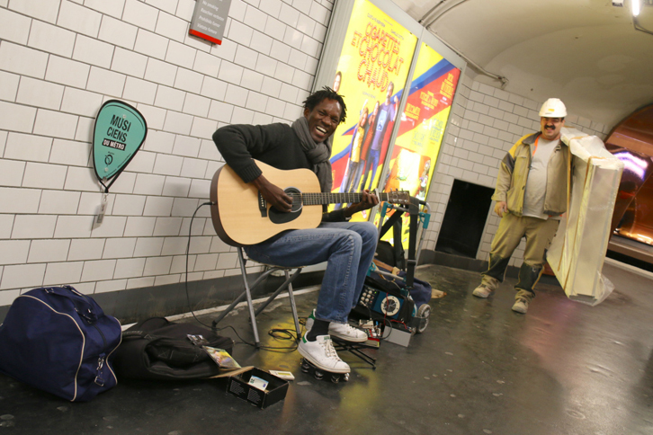 マリ出身のミュージシャン、ペドロ・クヤテ氏。日本でのコンサート経験もあり。