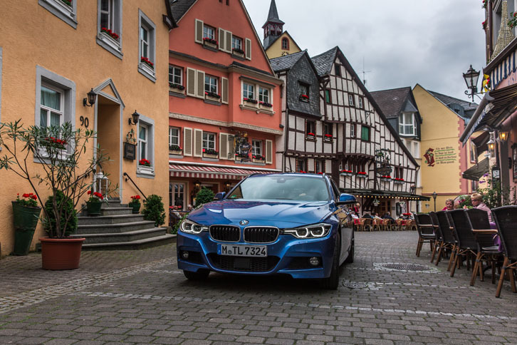 モーゼル川沿いの街、ベルンカステル・クース。ここはモーゼルワインの醸造の中心地として有名な街。