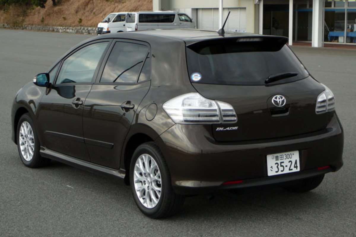 第301回 トヨタ ブレイド試乗 コンパクトカーの壁 は突破できるか 小沢コージの勢いまかせ Webcg