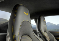 ポルシェ、“純粋主義”を象徴する「911カレラT」を発表の画像