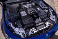 パワーユニットは最高出力612PS／最大トルク850N・mを生み出す4リッターV8ツインターボのM177型エンジン。4気筒休止機構も搭載されているが、350km余りに及んだ今回の試乗では満タン法で5.5km/リッターという燃費だった。