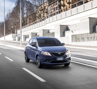 今ではわずかにコンパクトカー「イプシロン」（写真）を取り扱うだけになっている、イタリアの老舗ブランド、ランチア。今回の経営統合を機に復活するのではないかとうわさされている。