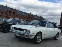 スマートスピーカーは、いすゞ好き!? 写真は2017年11月11日に横浜赤レンガ倉庫で開催された「横浜ヒストリックカーデイ」で見かけた、すばらしいコンディションの「いすゞ117クーペ」。