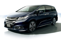 2013年11月に発売された5代目「ホンダ・オデッセイ」。従来モデルとは異なる、ボリューム感のあるボディー形状が話題を呼んだ。