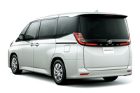 「ノア」のエントリーグレード「X」。ガソリン車で267万円からという価格は魅力的だが、“デザイン関連”だけでなく、スマートキーなどの機能装備も省かれているので、検討の際は注意が必要だ。