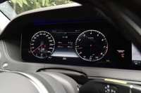 メーターパネルは12.3インチのフル液晶タイプ。表示パターンは「スポーティー」「クラシック」（写真）、「プログレッシブ」の3種類から選択できる。