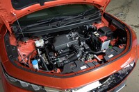 複数あるパワートレインのなかから、日本仕様には1.5リッター自然吸気ガソリンエンジンを選択。トランスミッションは6段ATだ。