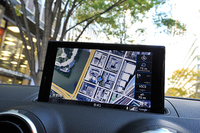 「MMIナビゲーションシステム」では、地図画面にグーグルマップを表示することも可能。