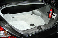 
	先代比25％拡大され、ラゲッジルームの容量は470リッターとなった
	 