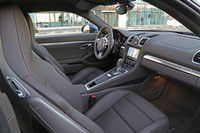 「ケイマン」のインテリア。写真はPDK搭載車。