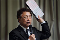 EVについて熱弁をふるう、日本EVクラブ代表の舘内端氏。