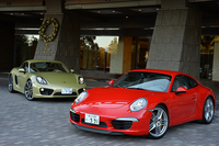「ケイマンS」（写真左）と「911カレラ」（写真右）。
