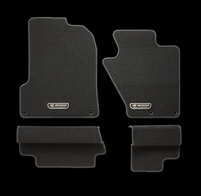 ホンダS2000」のデビュー20周年記念アクセサリーの販売がスタート