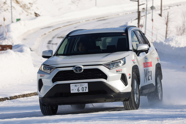 第856回：「断トツ」の氷上性能が進化 冬の北海道でブリヂストンの最新