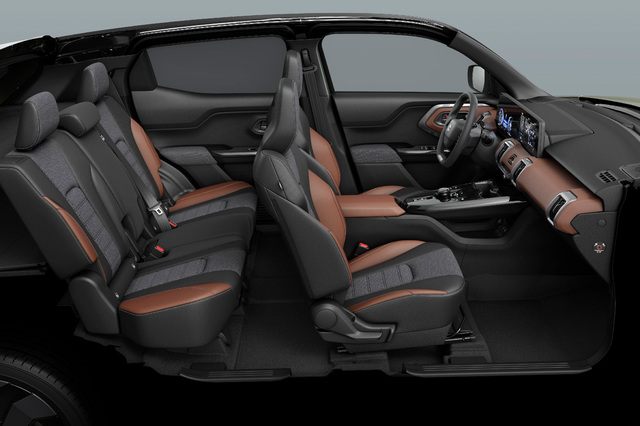 スズキが初の量産電気自動車「eビターラ」を発表 2025年夏の市場投入を