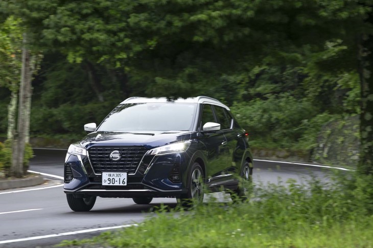 460km余りを走行した今回の満タン法燃費は12.1km/リッター。より複雑な機構を持つ他社製ハイブリッドと比べるといまひとつの成績。