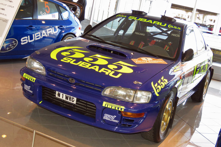 こちらは1996年の世界ラリー選手権に投入された「スバル・インプレッサ555」。
