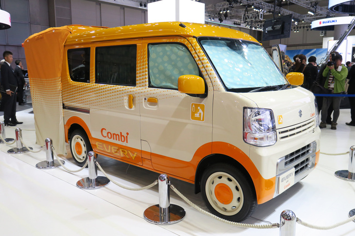 スズキ・エブリイどこでもベビールーム with コンビ